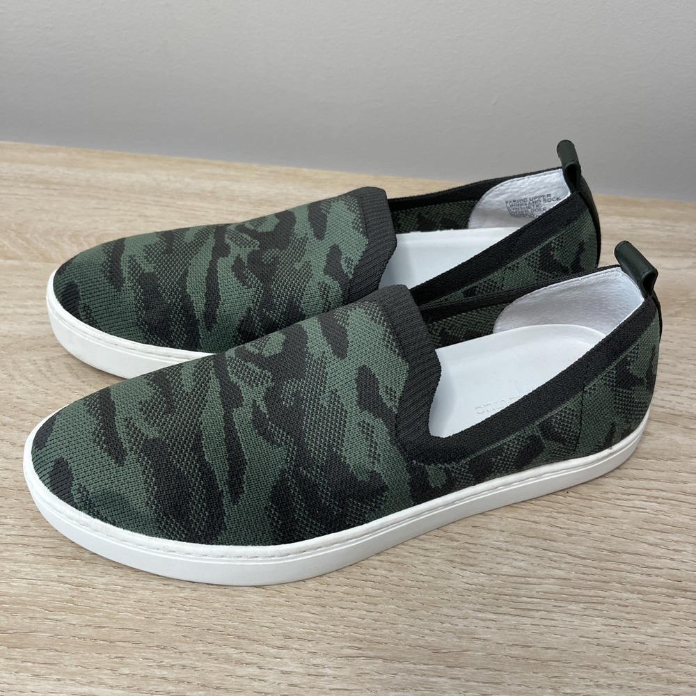 Banana Republic Women's Sustainable Flyknit Slip on Sneaker Olive Camo Size 7 - Picture 3 of 8